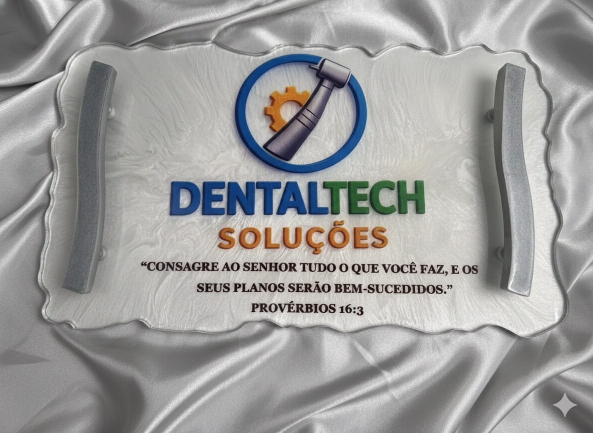 Bandeja com sua logo