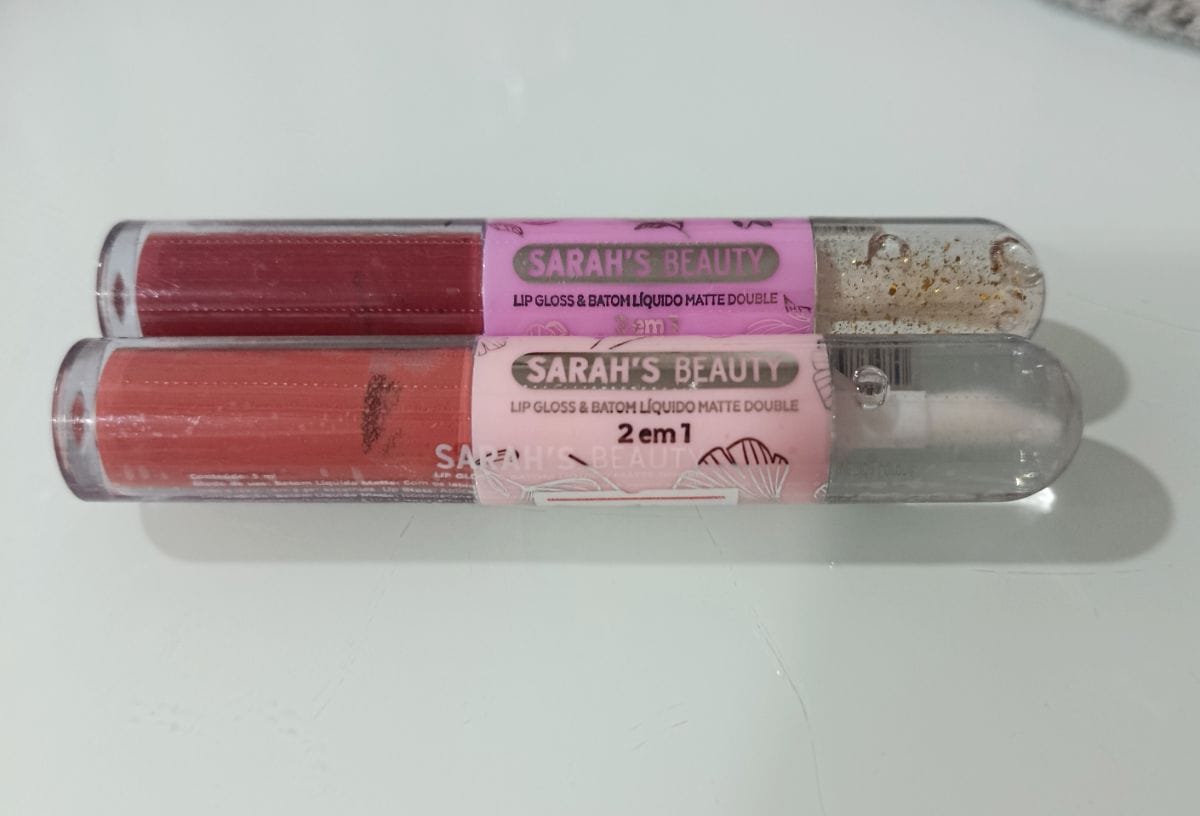 Lip gloss e batom matte 2 em 1