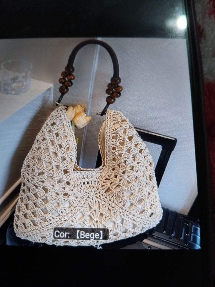 Bolsa Feminina de Ombro com Detalhes na Alça