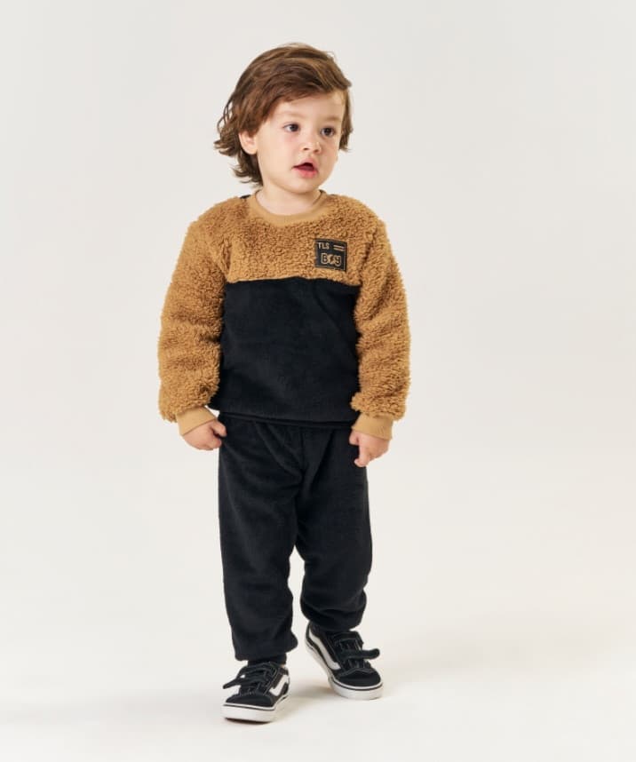 Conjunto em pelo e alpaca Tileesul