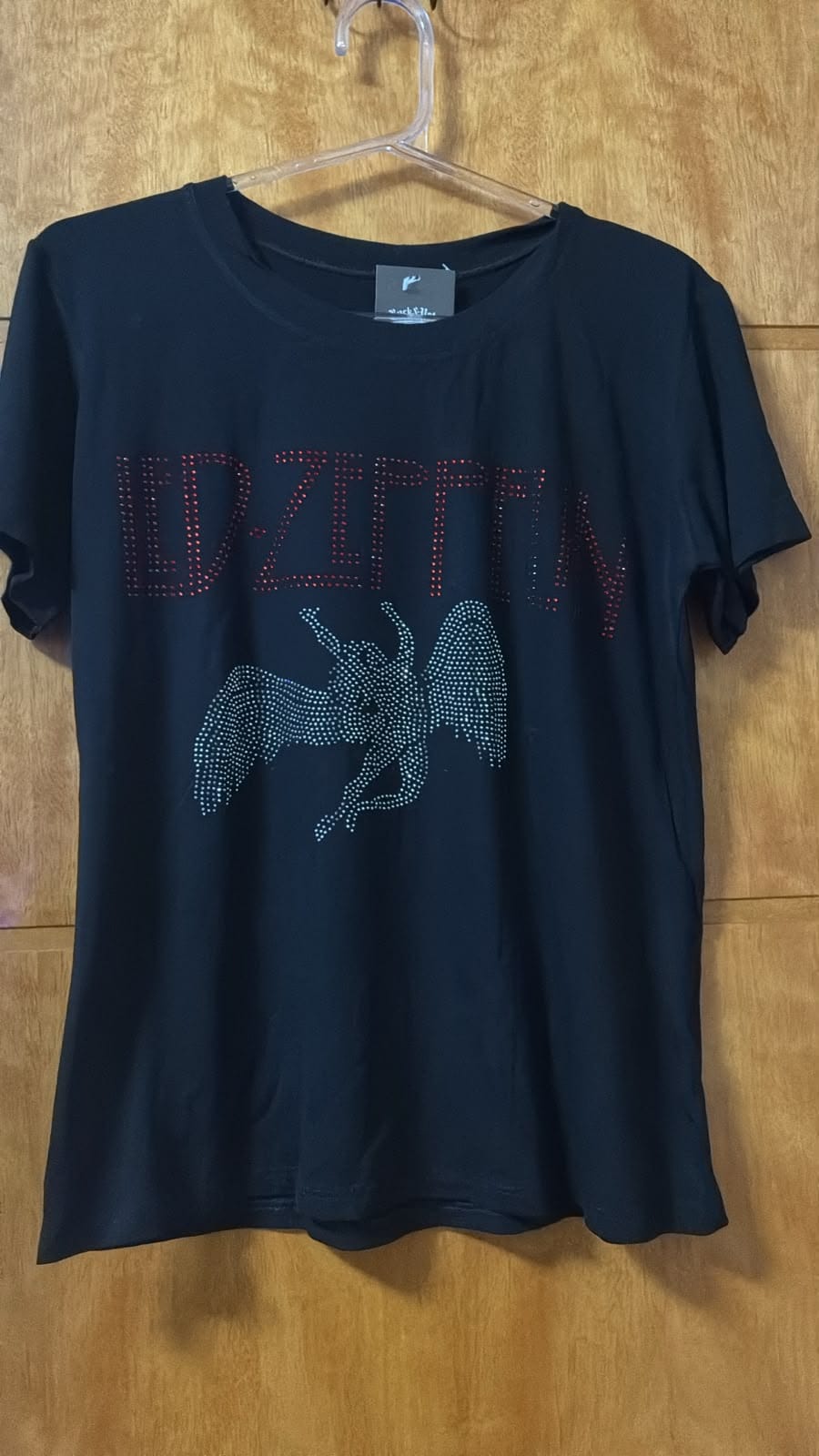 T-Shirt em Viscolycra Pemium e Pedrarias