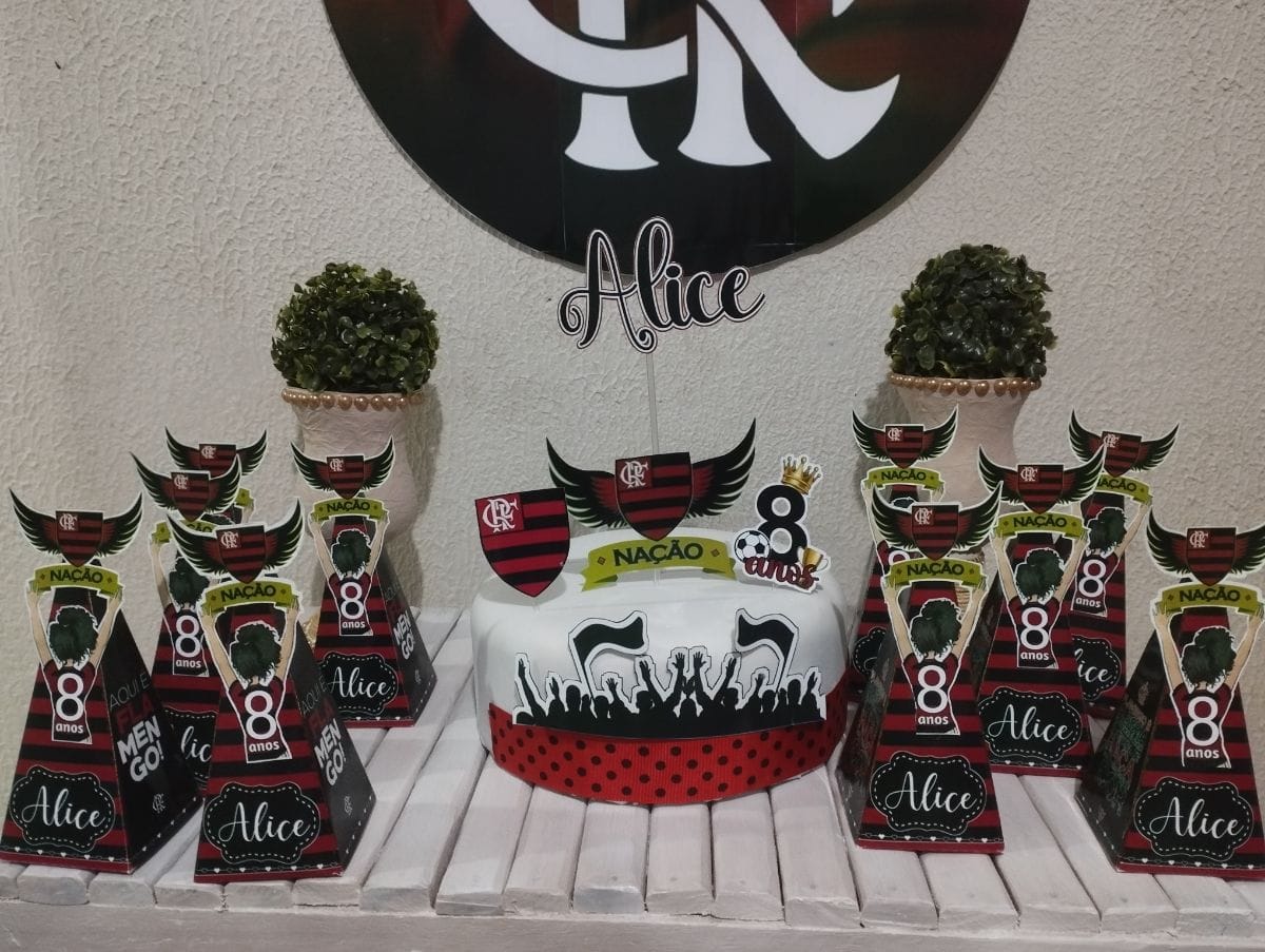 Topper de bolo e lembrancinha pra aniversário